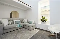 Luxury Apartment *