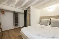 Luxury Apartment *